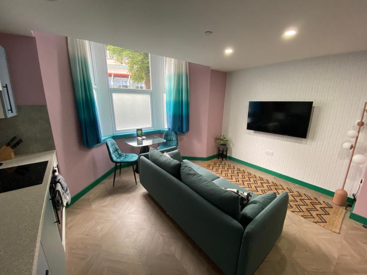 Aaron Wise - 51 Fitzhamon Apartments Cardiff Luaran gambar