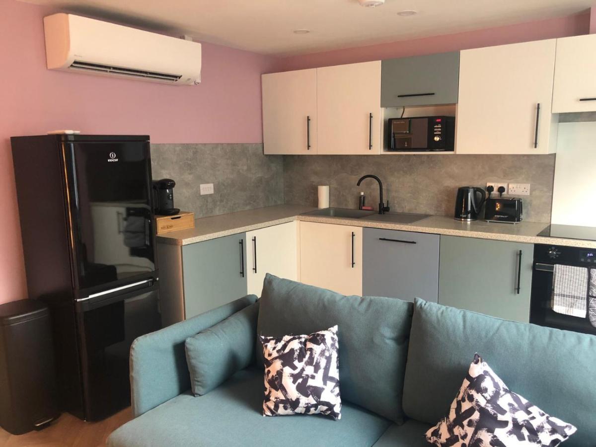 Aaron Wise - 51 Fitzhamon Apartments Cardiff Luaran gambar