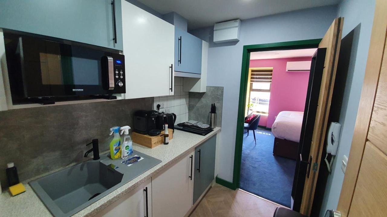 Aaron Wise - 51 Fitzhamon Apartments Cardiff Luaran gambar