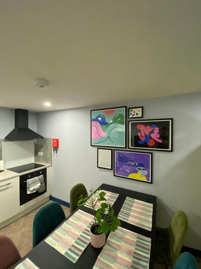 Aaron Wise - 51 Fitzhamon Apartments Cardiff Luaran gambar