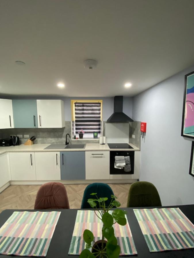 Aaron Wise - 51 Fitzhamon Apartments Cardiff Luaran gambar