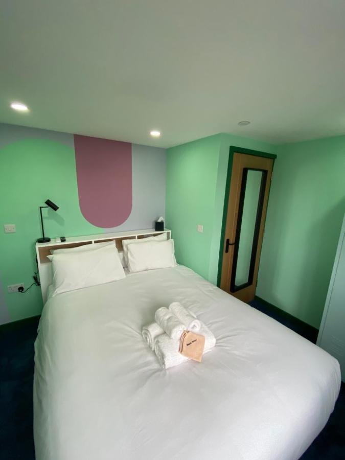 Aaron Wise - 51 Fitzhamon Apartments Cardiff Luaran gambar