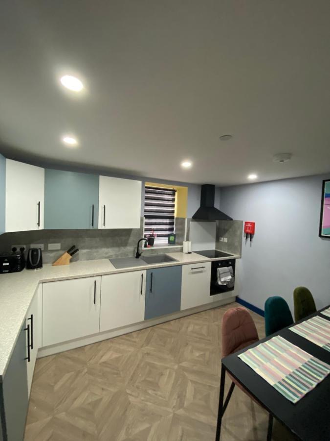 Aaron Wise - 51 Fitzhamon Apartments Cardiff Luaran gambar