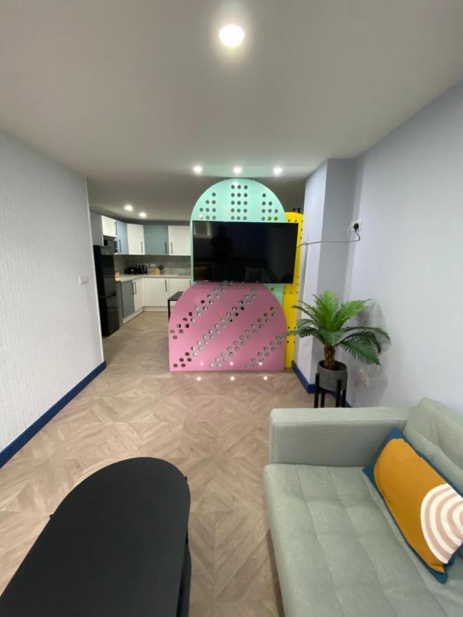 Aaron Wise - 51 Fitzhamon Apartments Cardiff Luaran gambar
